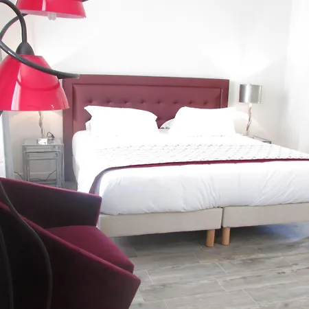 Champ De Mars Lejlighedshotel 2*