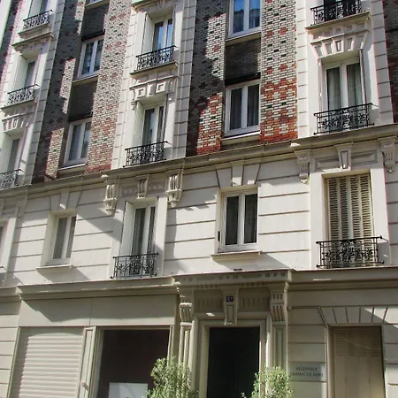 Champ De Mars Lejlighedshotel 2*