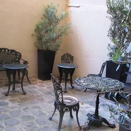 Lejlighedshotel Champ De Mars 2*