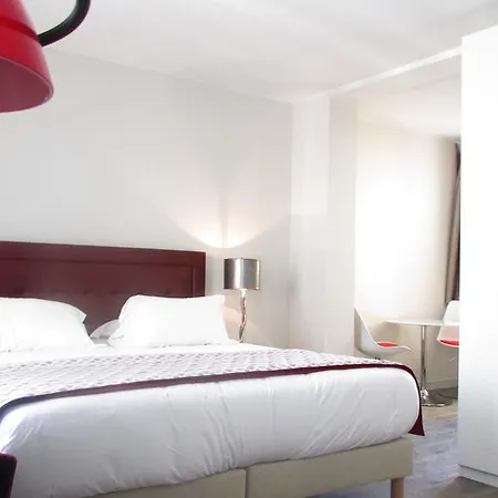 Champ De Mars Lejlighedshotel 2*
